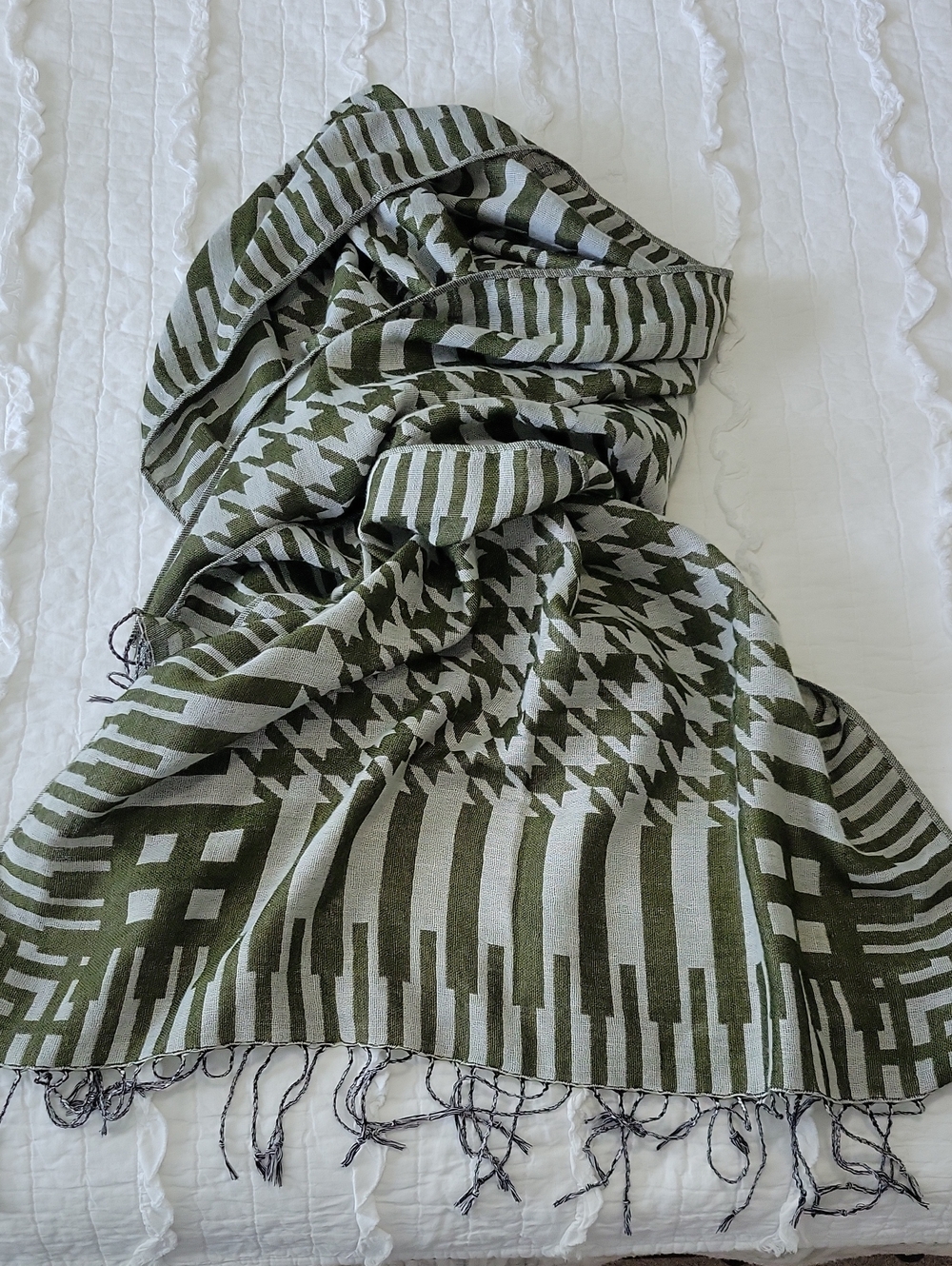 Olive Green Patterned Decorative Throw Scarf 70inx27in Lightweight EUC